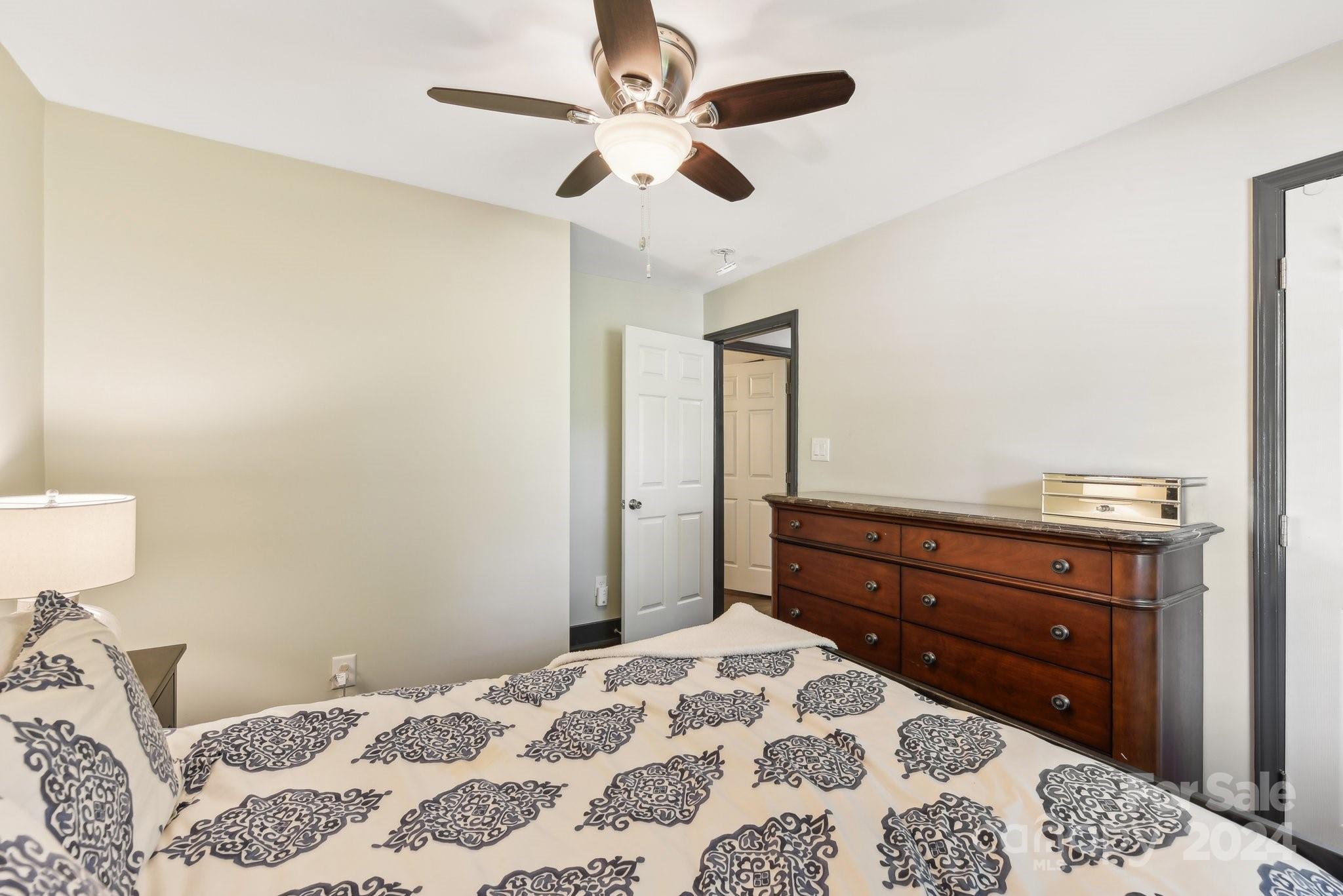 628 Manhasset Road Charlotte, NC 28209 - Photo 18 of 31