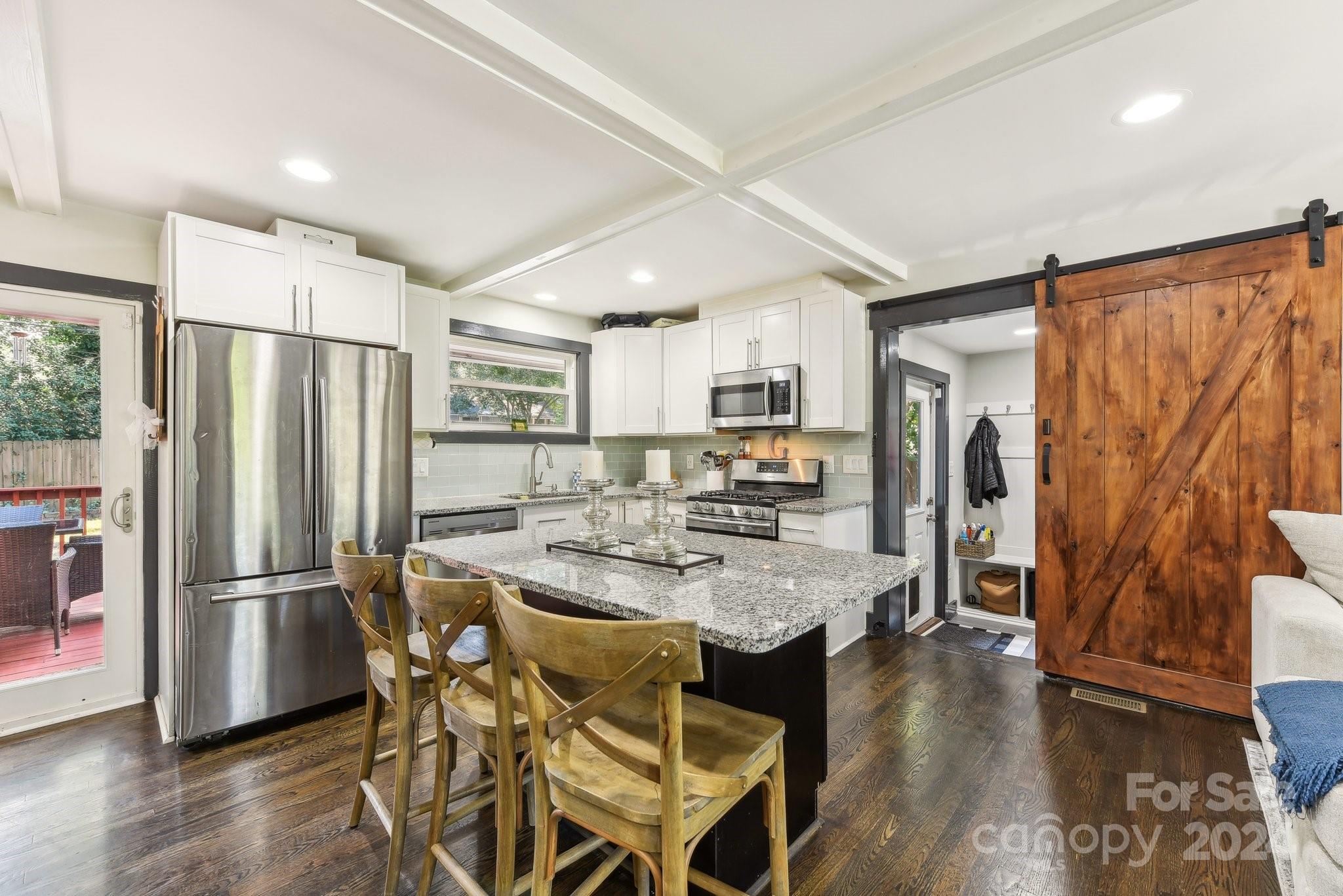 628 Manhasset Road Charlotte, NC 28209 - Photo 8 of 31