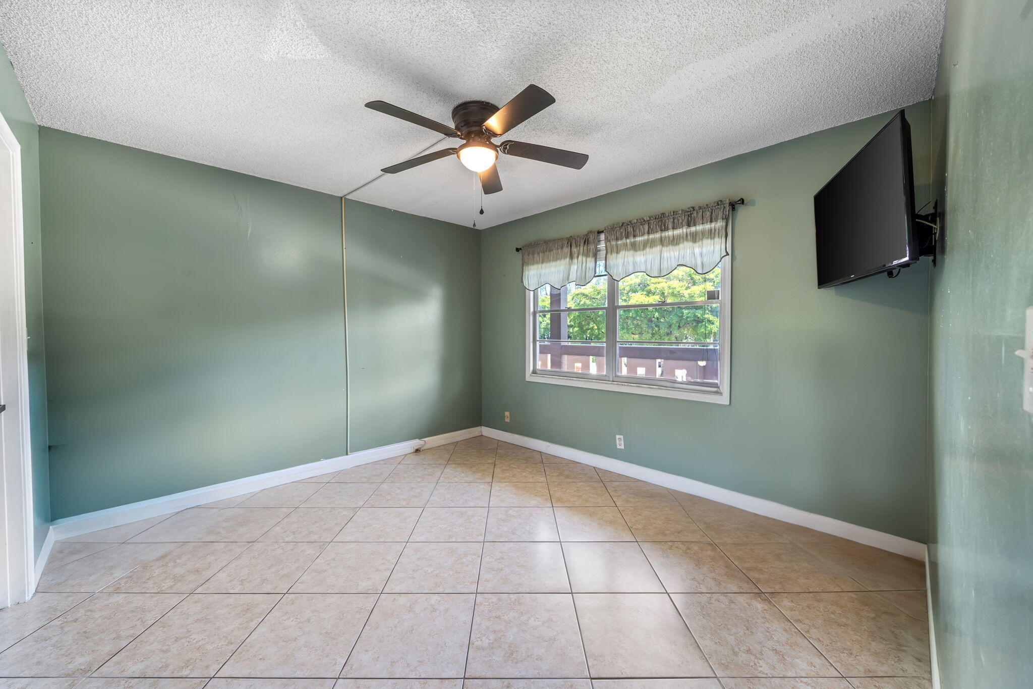 1705 Andros Isle, Unit F2 Coconut Creek, FL 33066 - Photo 16 of 36 18-web-or-mls-DSC05959