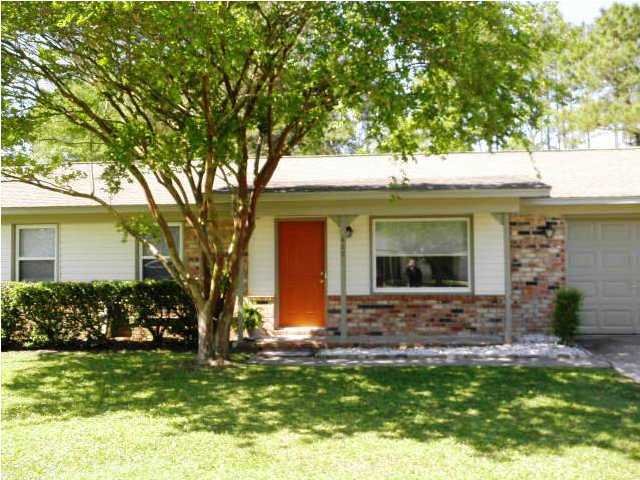 422 Beauregard Road Summerville, SC 29486 - Photo 1 of 4 Primary Photo