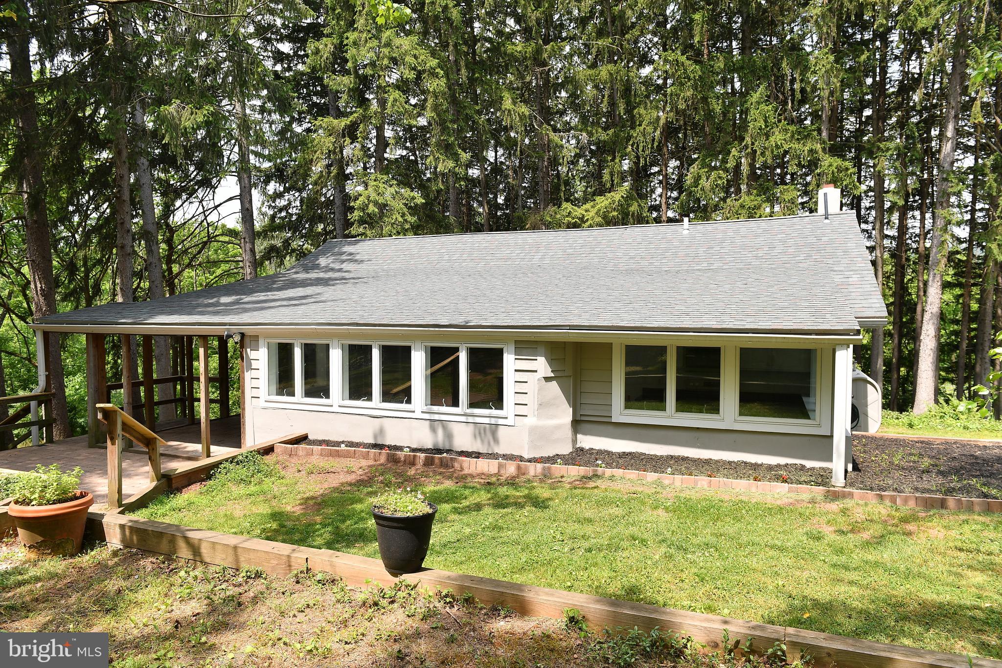 715 East Neversink Road Reading, PA 19606 - Photo 1 of 25 Gallery Image 1