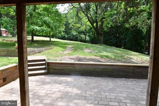 715 East Neversink Road Reading, PA 19606 - Photo 4 of 25 Gallery Image 4
