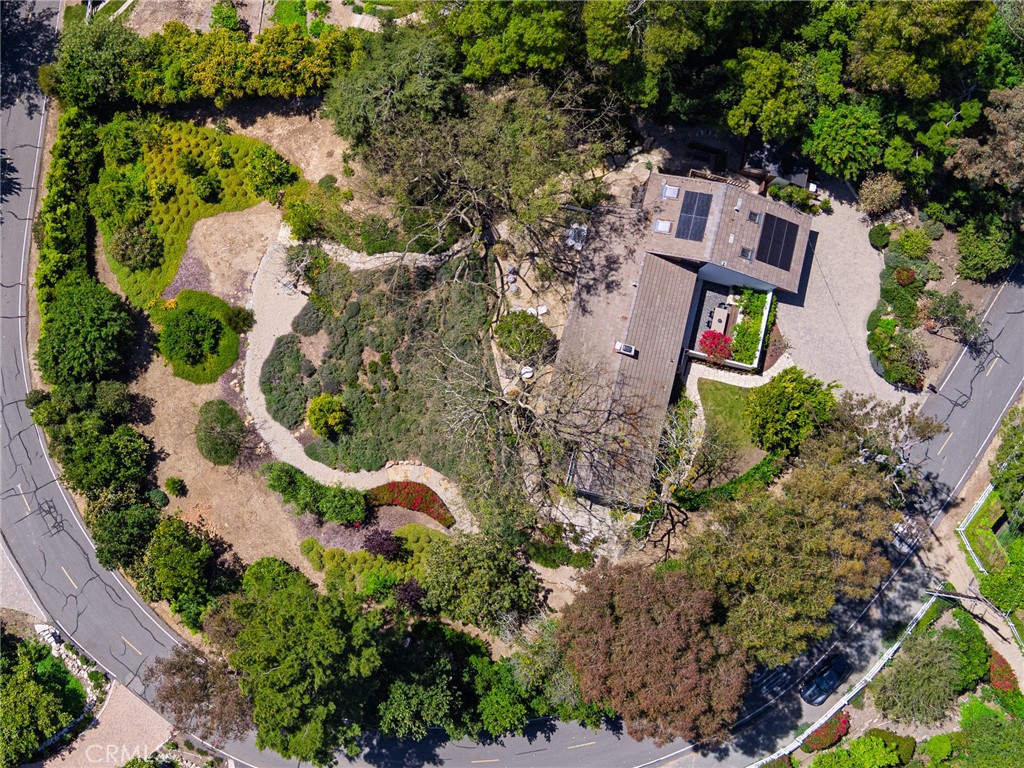 7 Cinchring Road Rolling Hills, CA 90274 - Photo 37 of 38