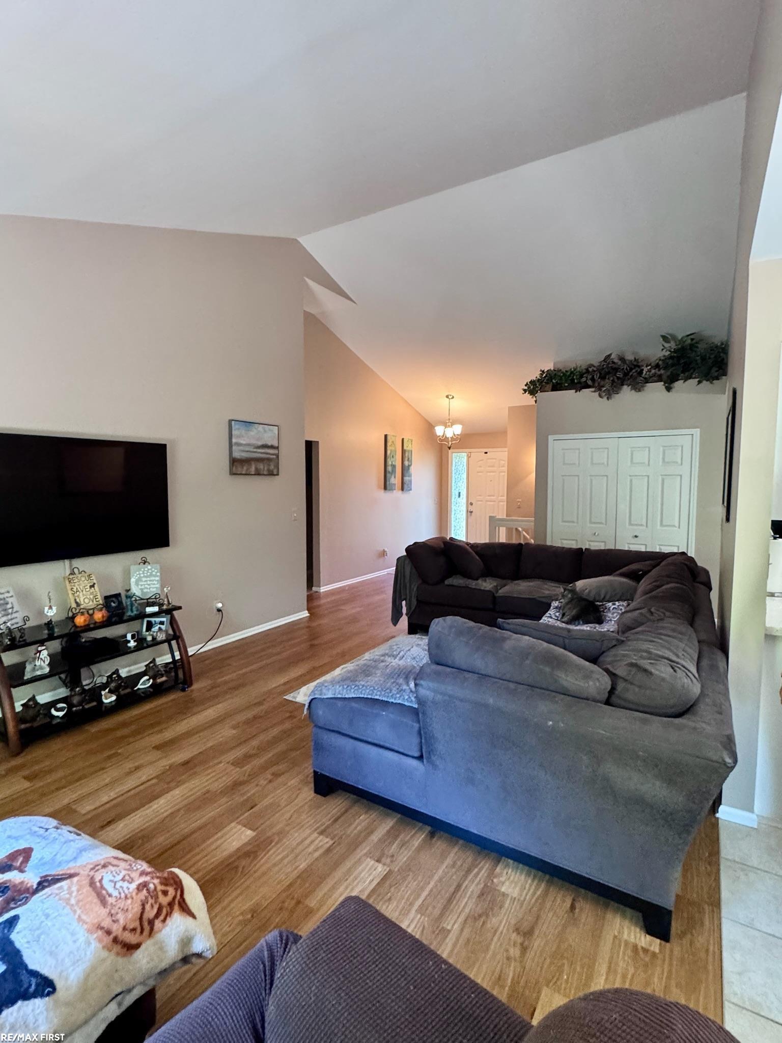 15330 Pebble Pointe Court Clinton Township, MI 48038 - Photo 6 of 33 50212419-70B97D08-EEE5-4D8A-B40B-04A9A53C0ACE.JPG