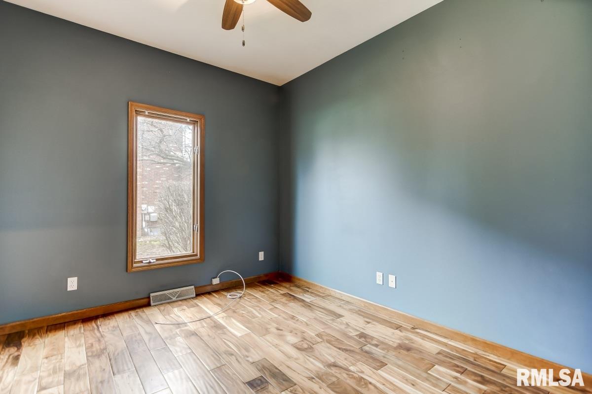 405 Colbrook Drive Springfield, IL 62702 - Photo 20 of 49