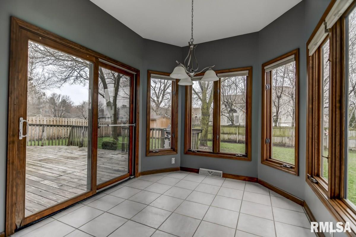 405 Colbrook Drive Springfield, IL 62702 - Photo 21 of 49