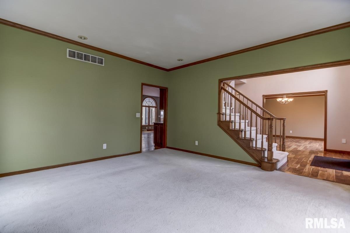 405 Colbrook Drive Springfield, IL 62702 - Photo 4 of 49