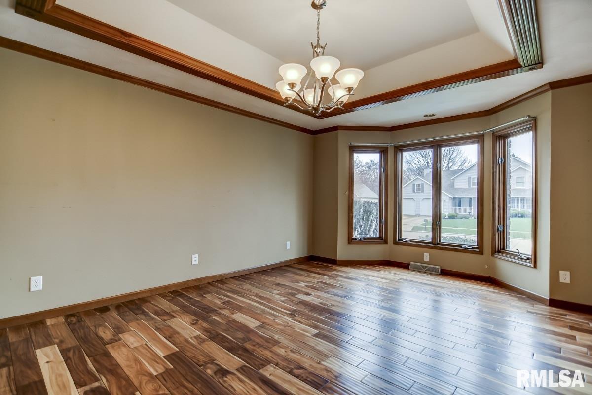 405 Colbrook Drive Springfield, IL 62702 - Photo 8 of 49