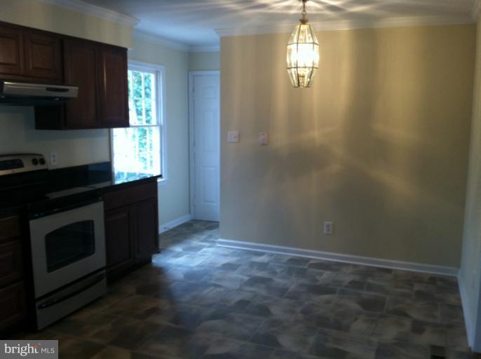 8108 Sinclair Mill Road Manassas, VA 20112 - Photo 4 of 15 Kitchen