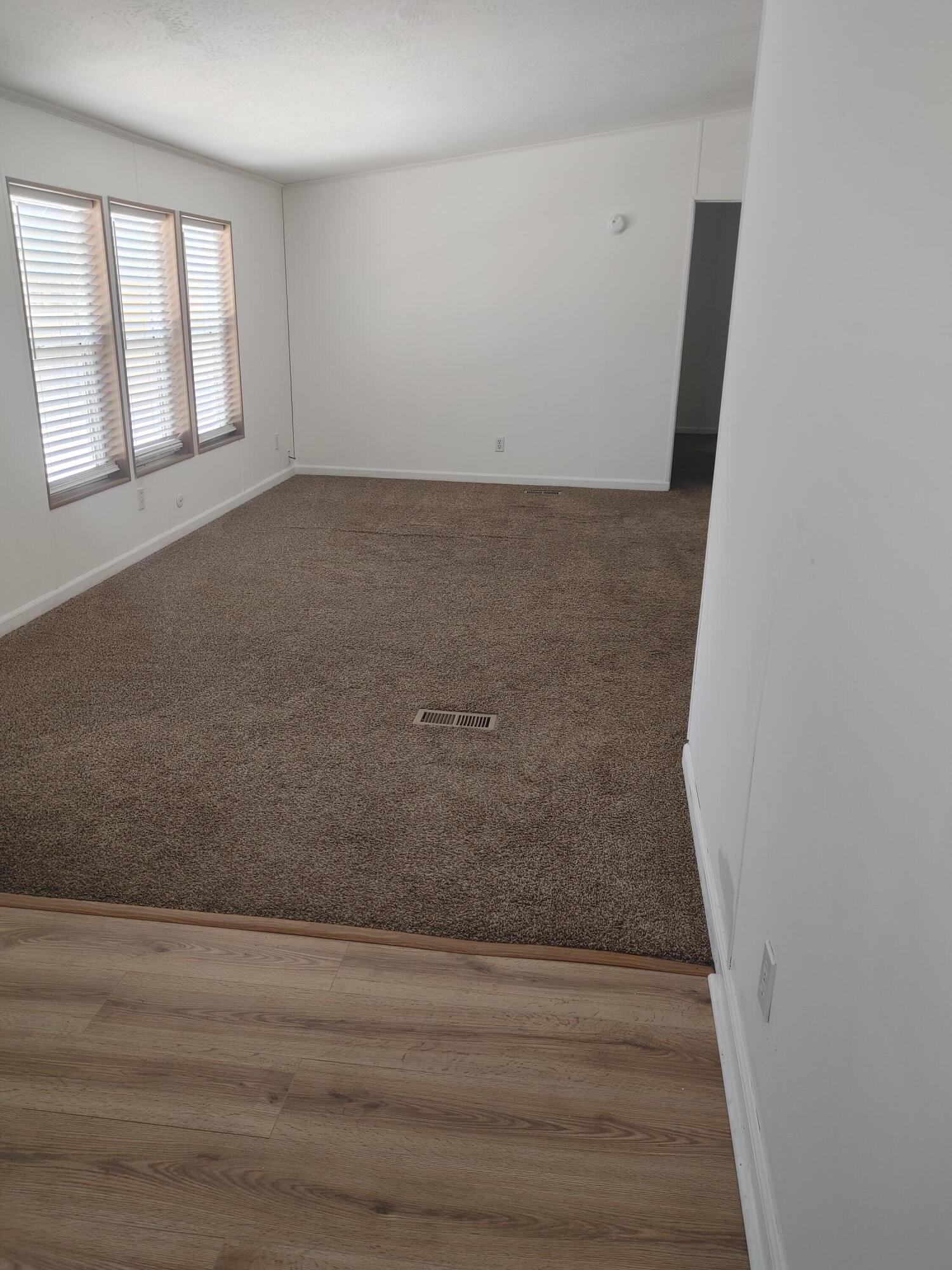 474 4th Street Madras, OR 97741 - Photo 25 of 29 4th living room