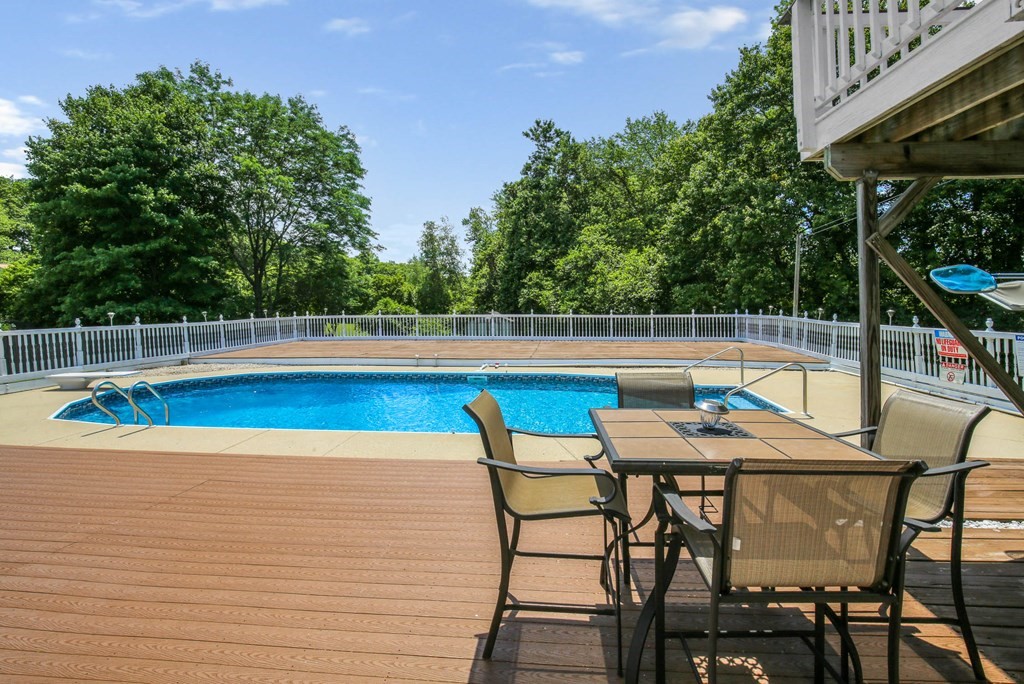9 Riverside Drive Webster, MA 01570 - Photo 29 of 42 Gallery Image 29