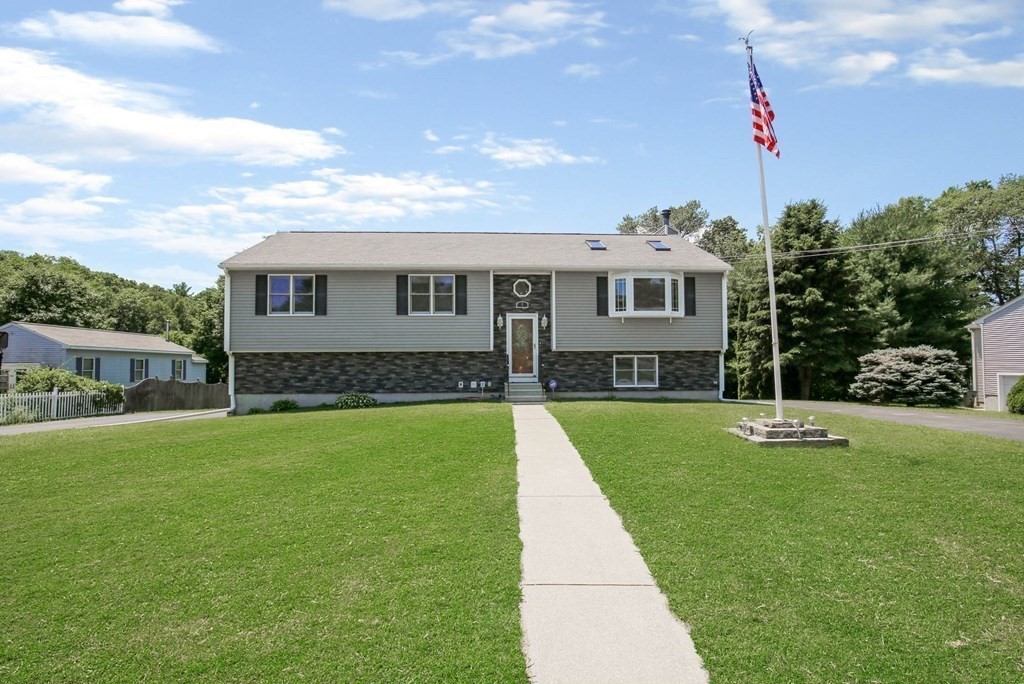 9 Riverside Drive Webster, MA 01570 - Photo 3 of 42 Gallery Image 3