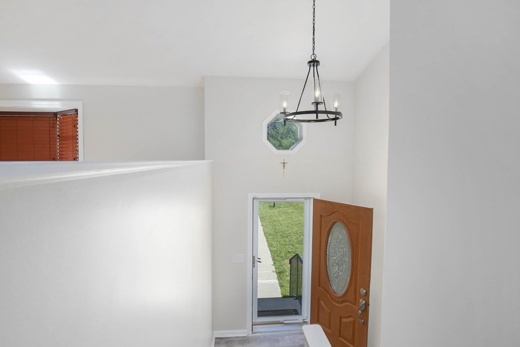 9 Riverside Drive Webster, MA 01570 - Photo 5 of 42 Gallery Image 5