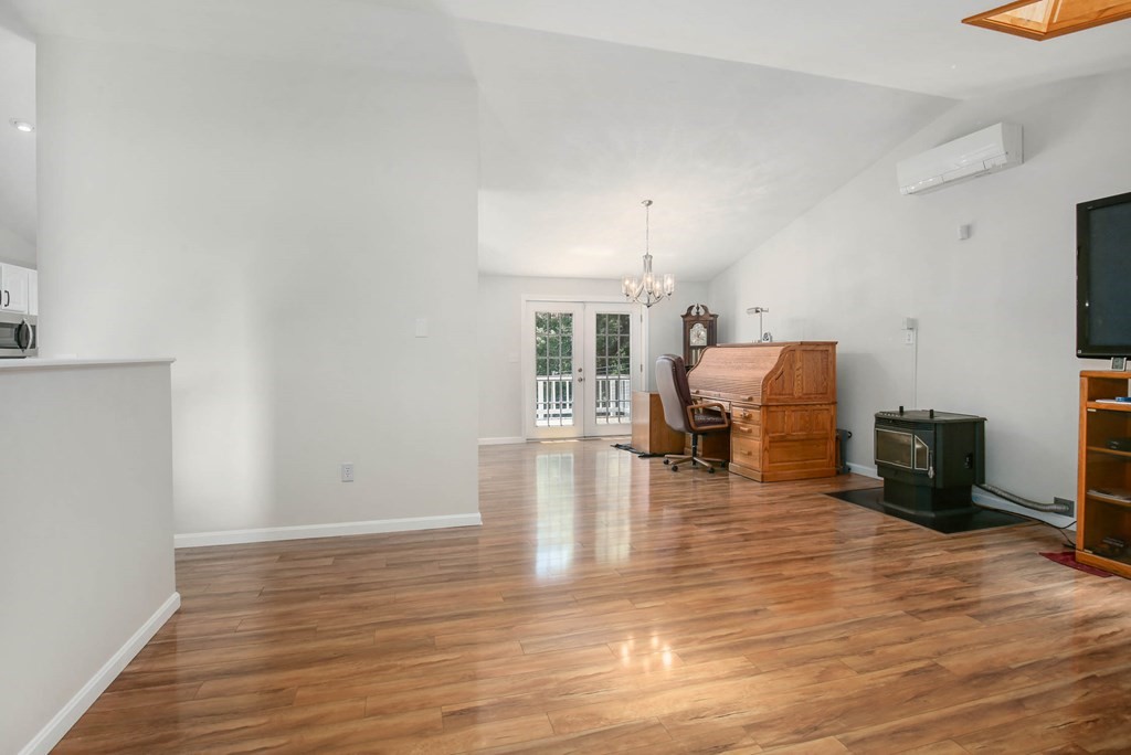 9 Riverside Drive Webster, MA 01570 - Photo 8 of 42 Gallery Image 8