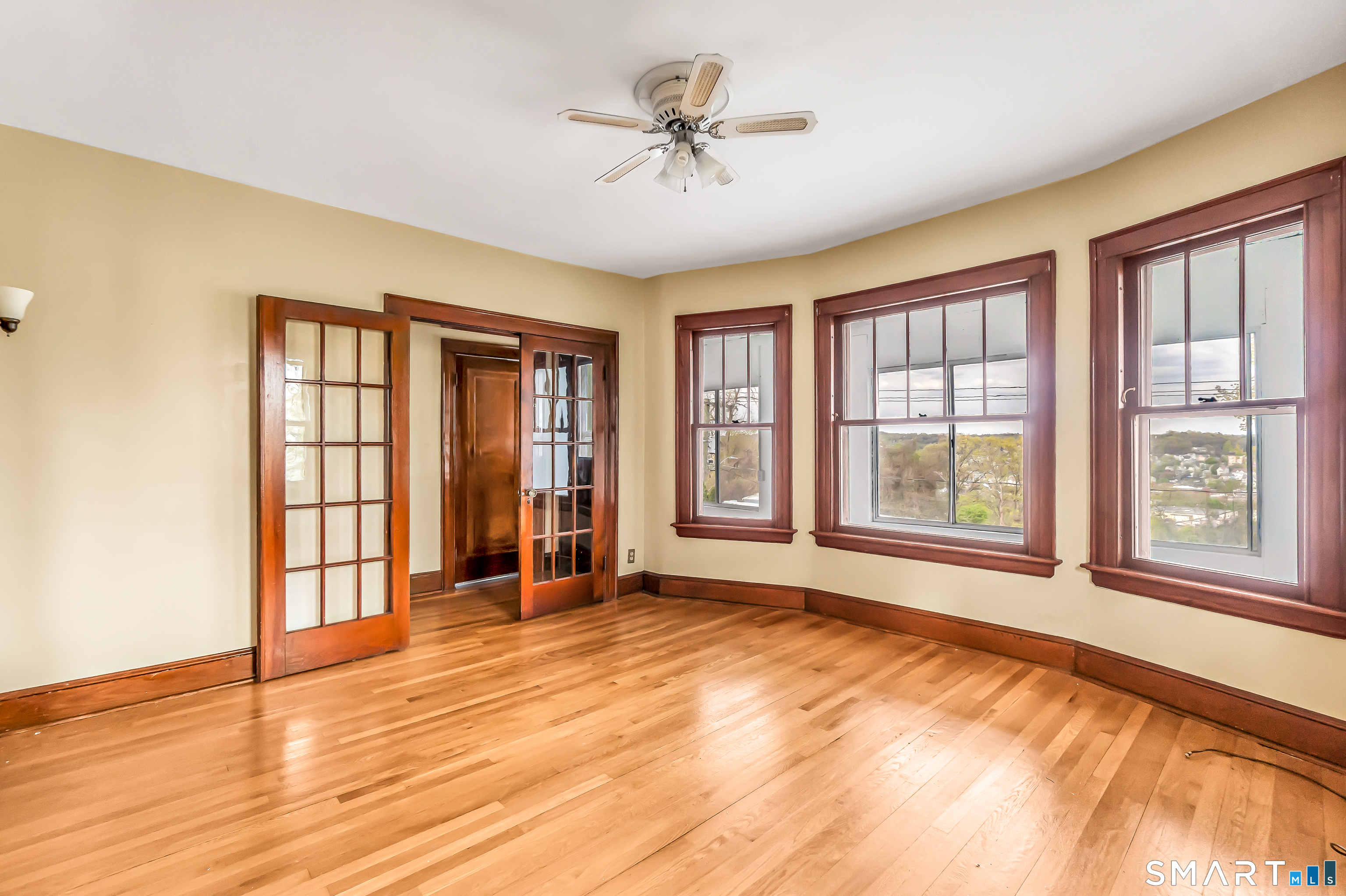 362 Congress Avenue, Unit 2 Waterbury, CT 06708 - Photo 3 of 16 Gallery Image 3