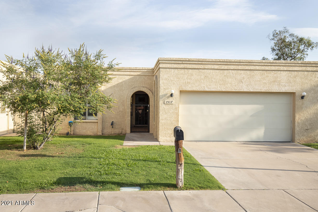 1517 East Royal Palm Road Phoenix, AZ 85020 - Photo 1 of 26 1517 E Royal Palm-1