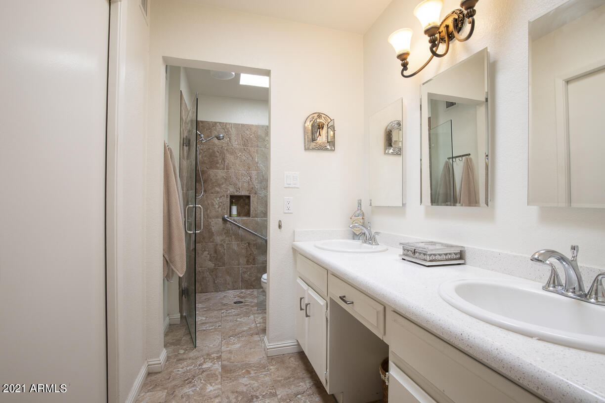 1517 East Royal Palm Road Phoenix, AZ 85020 - Photo 15 of 26 1517 E Royal Palm-15