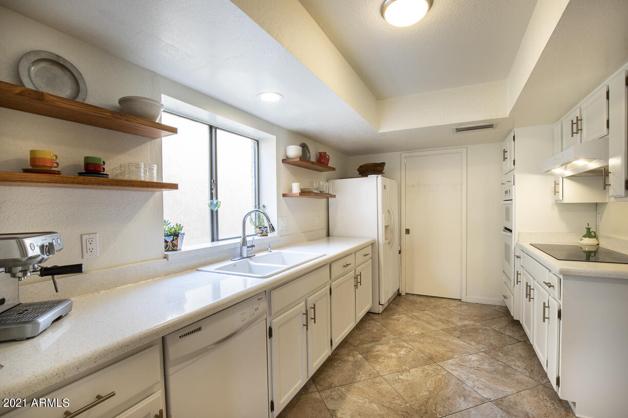 1517 East Royal Palm Road Phoenix, AZ 85020 - Photo 8 of 26 1517 E Royal Palm-8