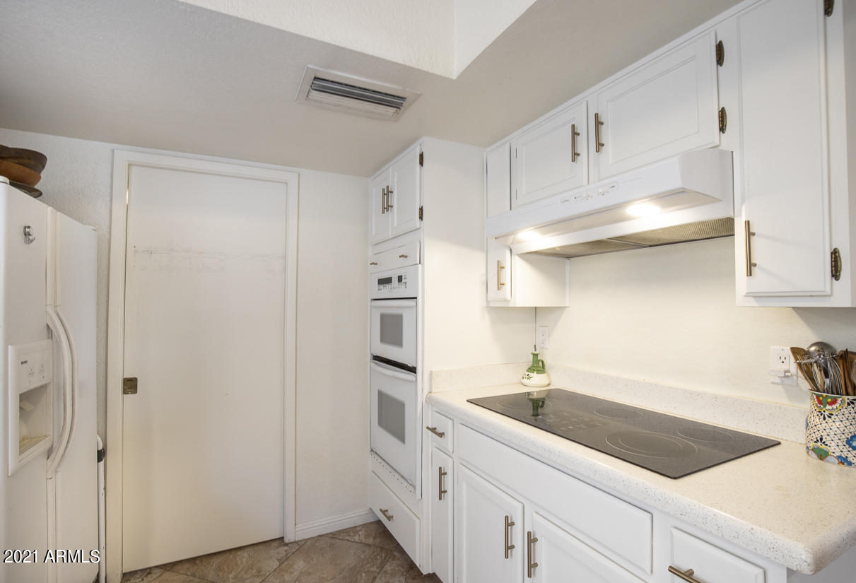 1517 East Royal Palm Road Phoenix, AZ 85020 - Photo 9 of 26 1517 E Royal Palm-9