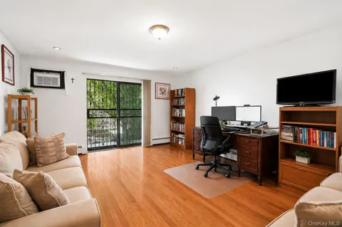 $1,050,000 | 3303 Palmer Avenue | Eastchester