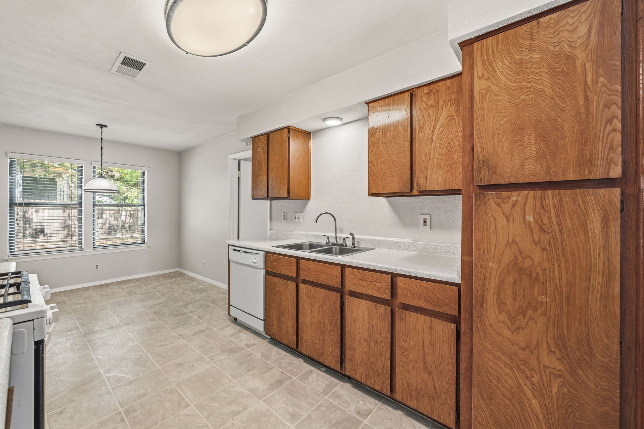 13212 Rampart Street Austin, TX 78727 - Photo 12 of 40 Gallery Image 12