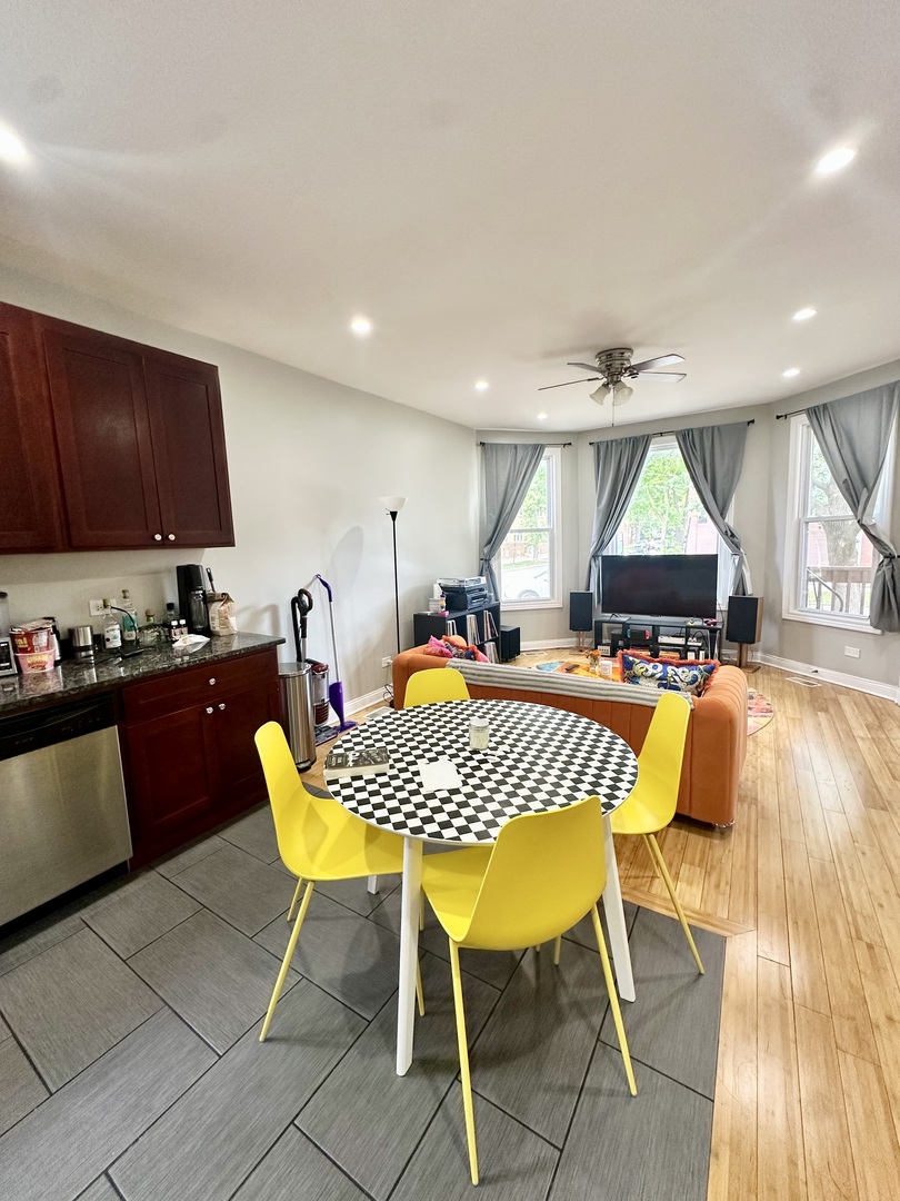 3258 North Ridgeway Avenue Chicago, IL 60618 - Photo 5 of 19 Gallery Image 5