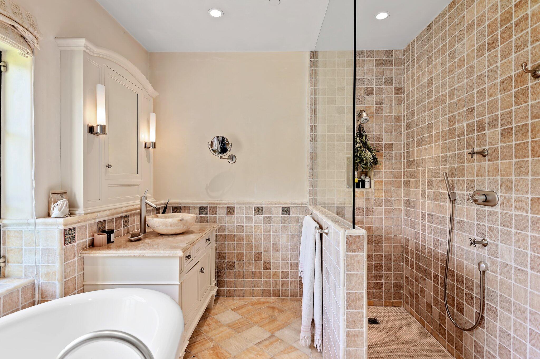 770 Riven Rock Road Santa Barbara, CA 93108 - Photo 32 of 62 31-web-or-mls-31 - Primary Bathroom