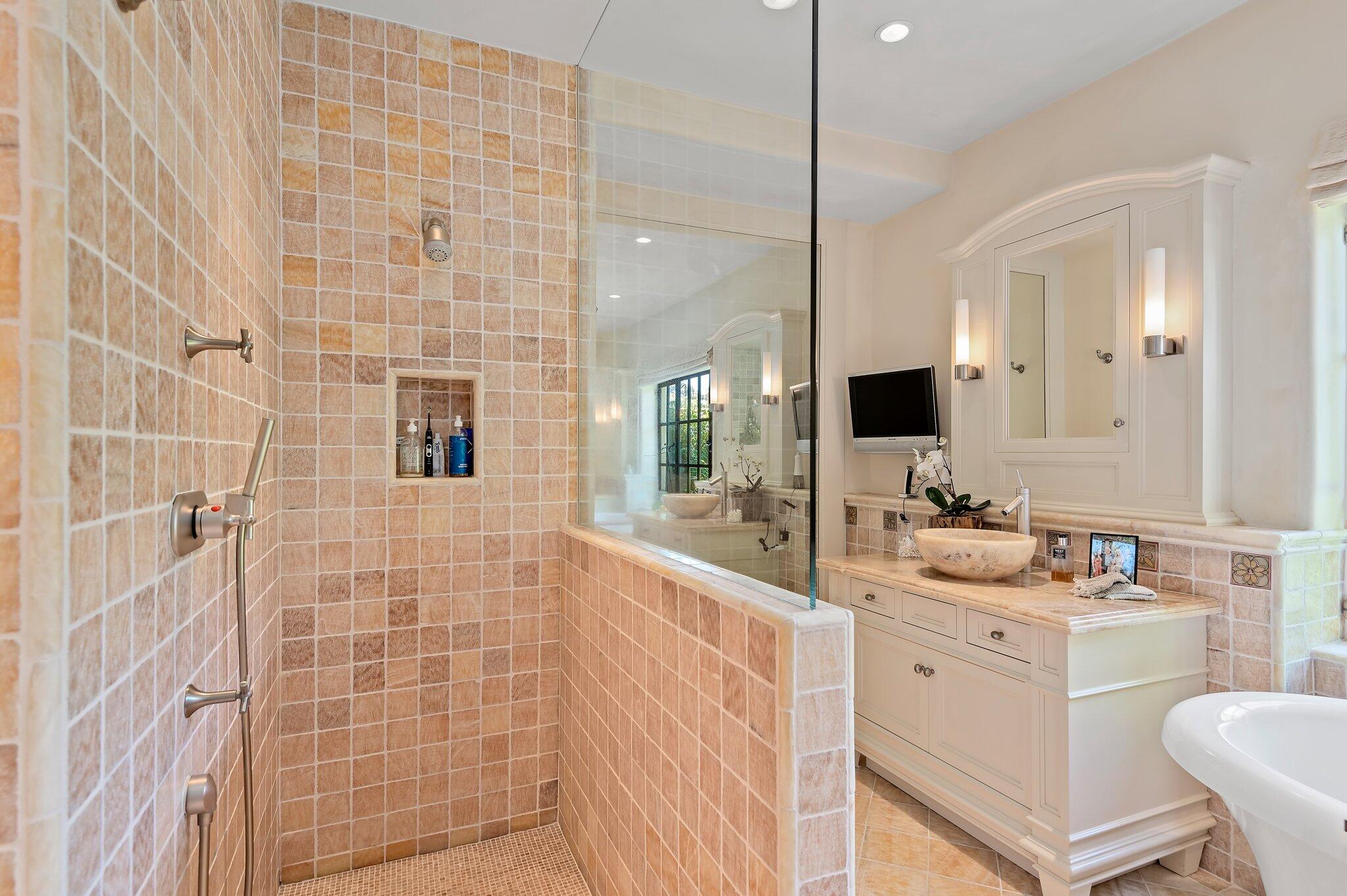 770 Riven Rock Road Santa Barbara, CA 93108 - Photo 33 of 62 32-web-or-mls-32 - Primary Bathroom