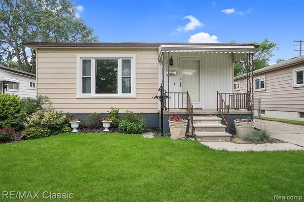 $190,000 | 7218 Sterling Street, Center Line, MI 48015