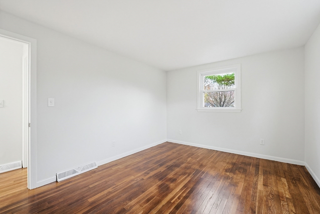 58 Ray Avenue Bellingham, MA 02019 - Photo 17 of 39