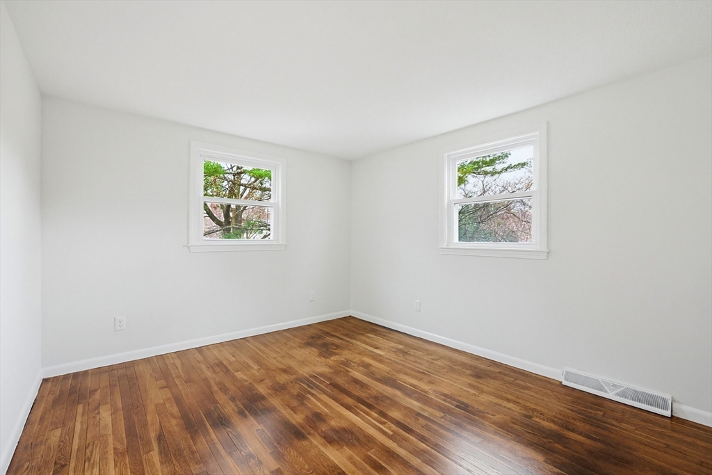 58 Ray Avenue Bellingham, MA 02019 - Photo 18 of 39