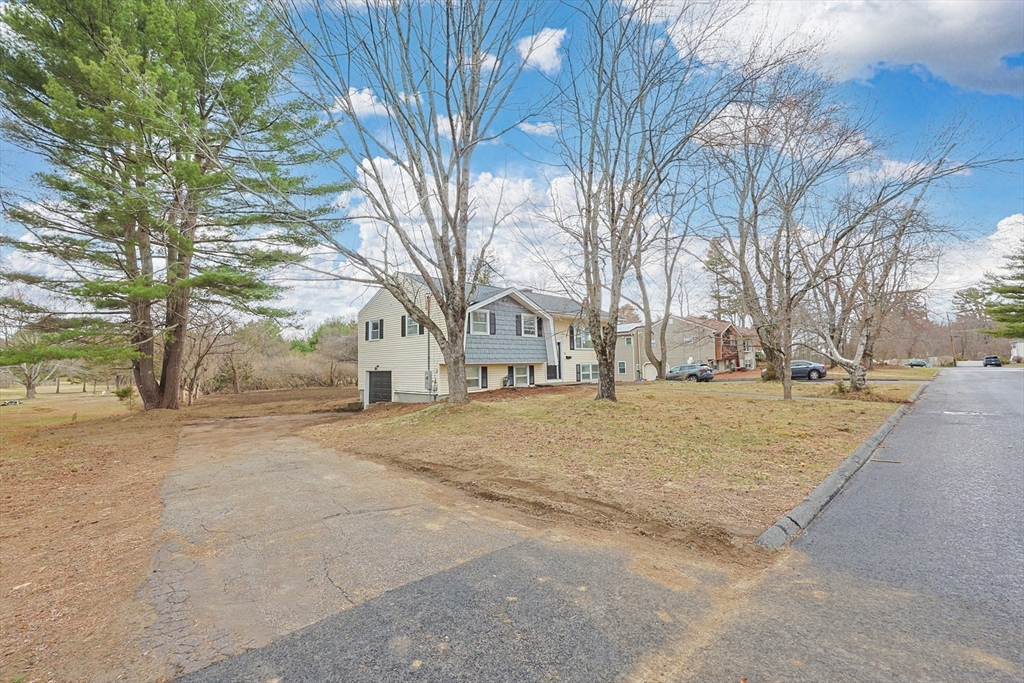 58 Ray Avenue Bellingham, MA 02019 - Photo 3 of 39