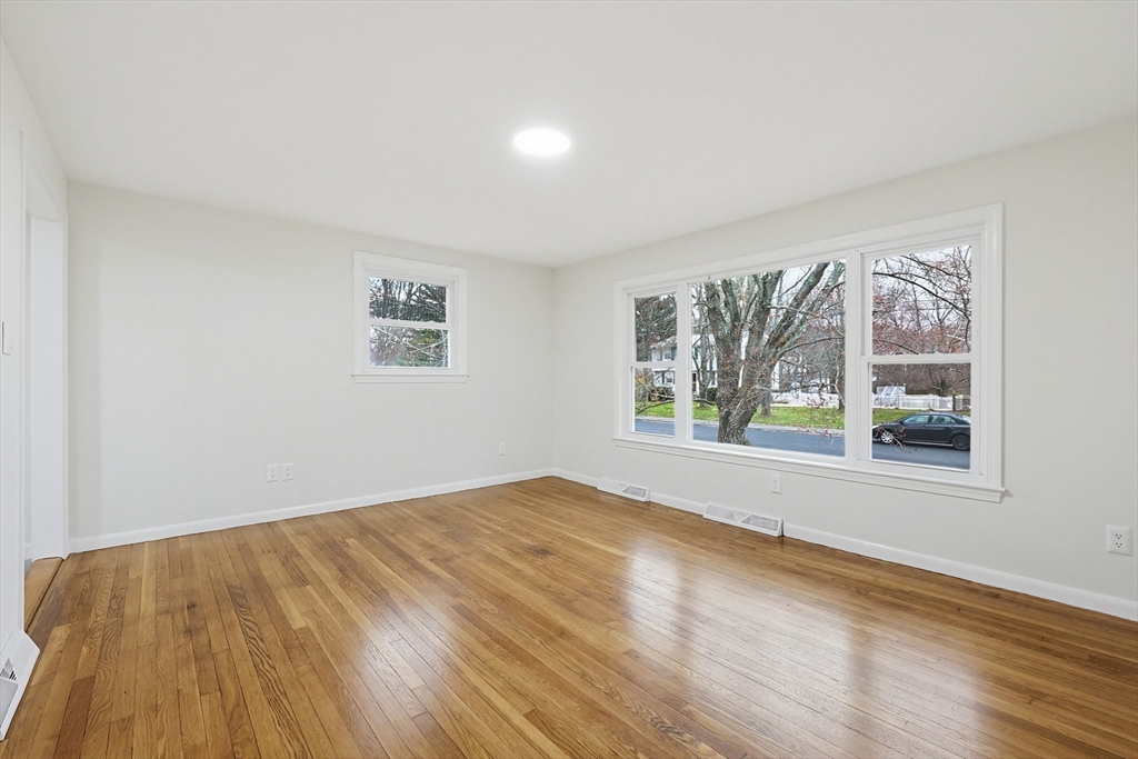 58 Ray Avenue Bellingham, MA 02019 - Photo 4 of 39