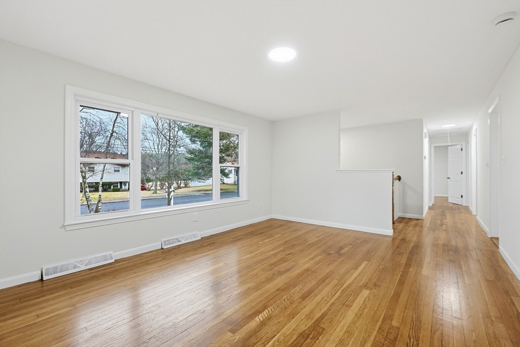 58 Ray Avenue Bellingham, MA 02019 - Photo 5 of 39