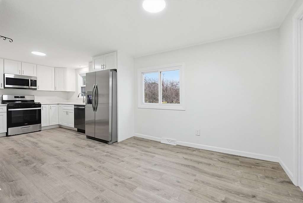 58 Ray Avenue Bellingham, MA 02019 - Photo 10 of 39