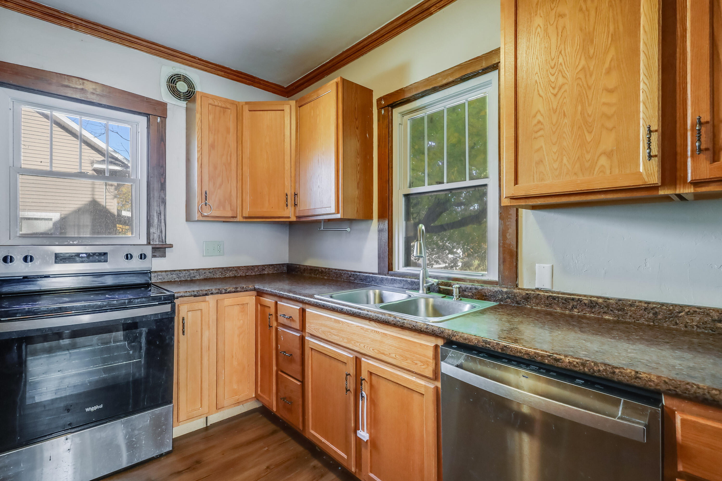 917 North 6th Street Manitowoc, WI 54220 - Photo 13 of 30 IMG_2800