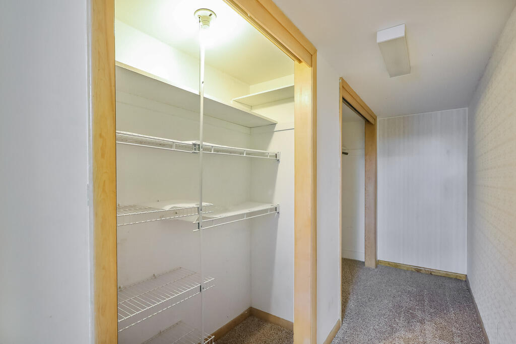 917 North 6th Street Manitowoc, WI 54220 - Photo 17 of 30 IMG_3220