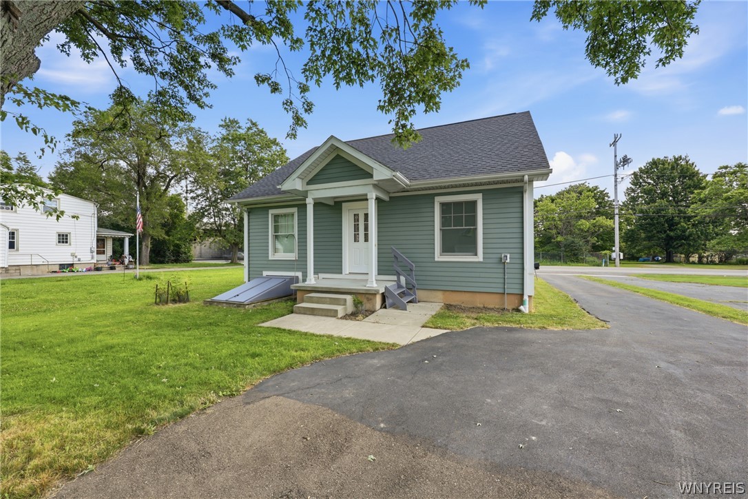 362 Beach Road Cheektowaga, NY 14225 - Photo 4 of 33 Gallery Image 4