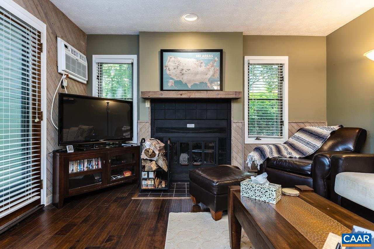 2201 Tanners Ridge Roseland, VA 22967 - Photo 4 of 19 Gallery Image 4