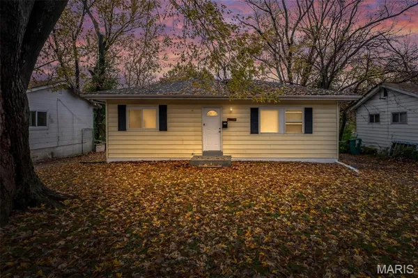 $1,349,000 | 10521 Duke Drive, St. Louis, MO 63136