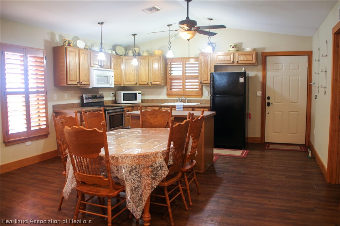 320 Lake June Road Lake Placid, FL 33852 - Photo 4 of 23 Gallery Image 4