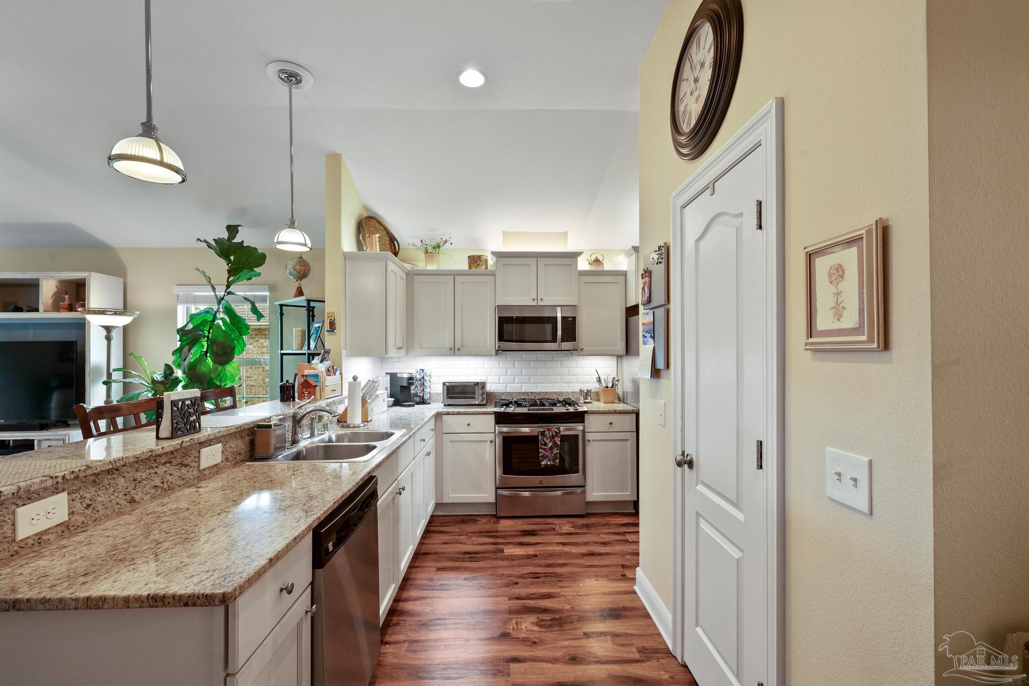 7388 Farmers Road Pensacola, FL 32526 - Photo 16 of 49 Gallery Image 16