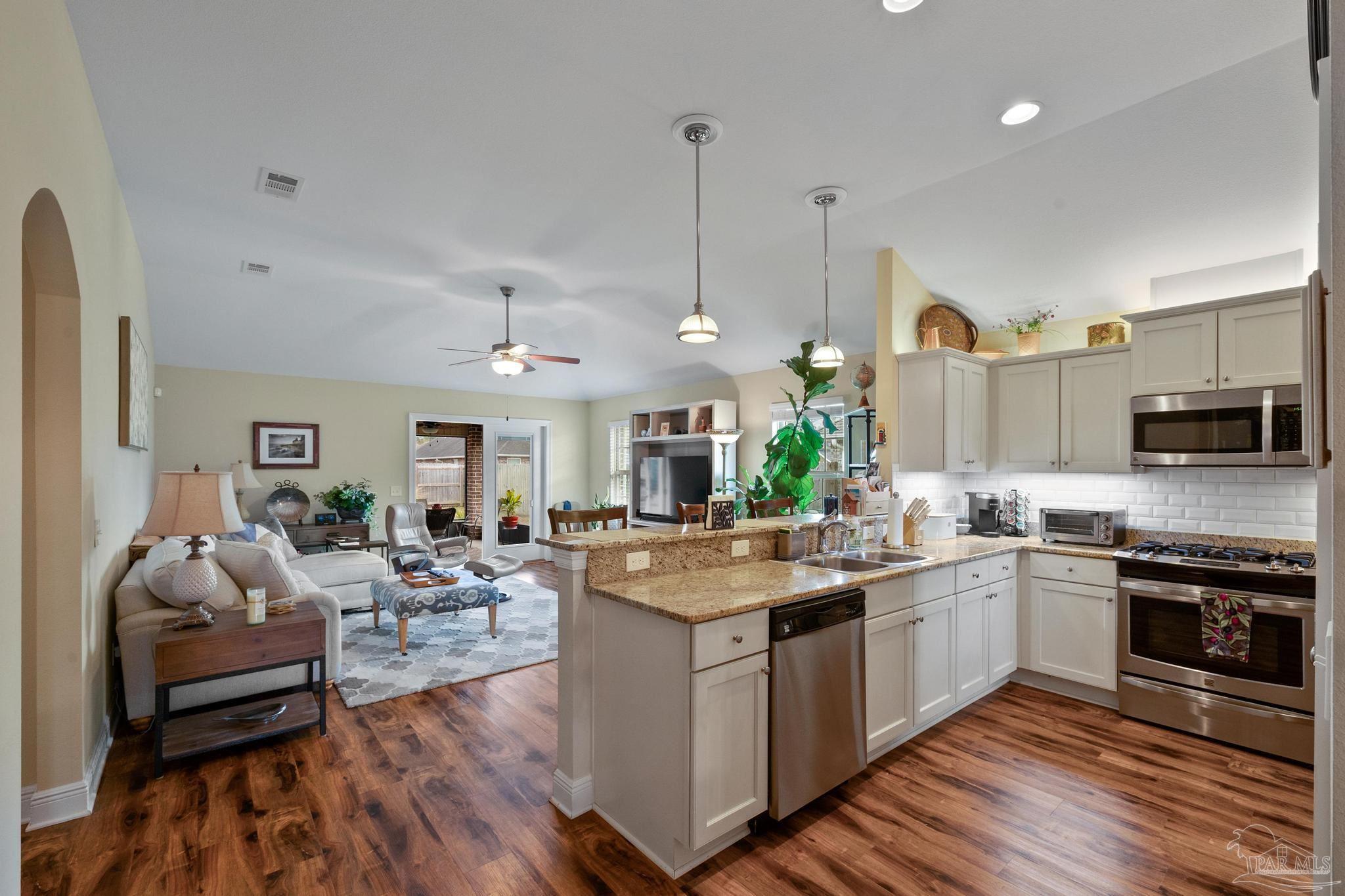 7388 Farmers Road Pensacola, FL 32526 - Photo 17 of 49 Gallery Image 17
