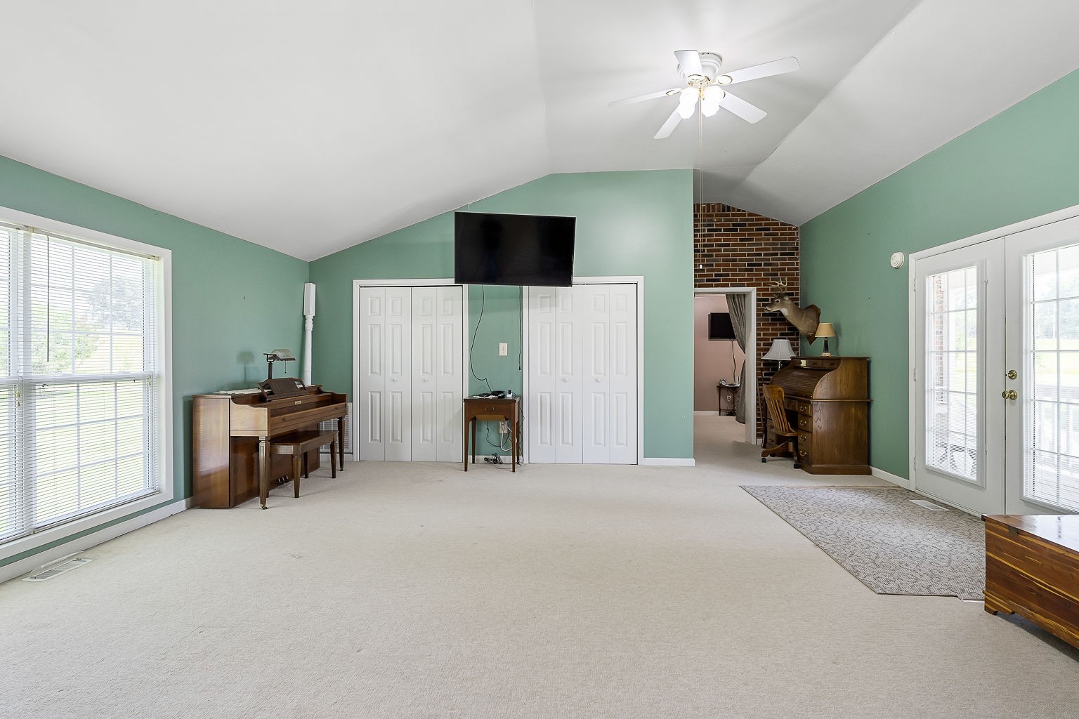 1514 Jefferson Road Smithville, TN 37166 - Photo 16 of 53 a big room with closet and a chandelier fan