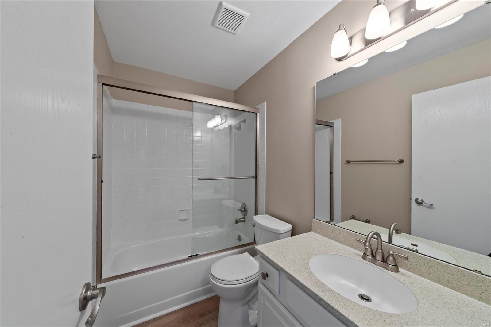 618 Pine Ridge Trails Court, Unit 104 Ballwin, MO 63021 - Photo 24 of 31 Gallery Image 24