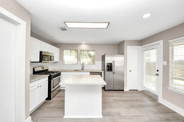 $1,975 | 18178 Woodsdale Court, Porter, TX 77365