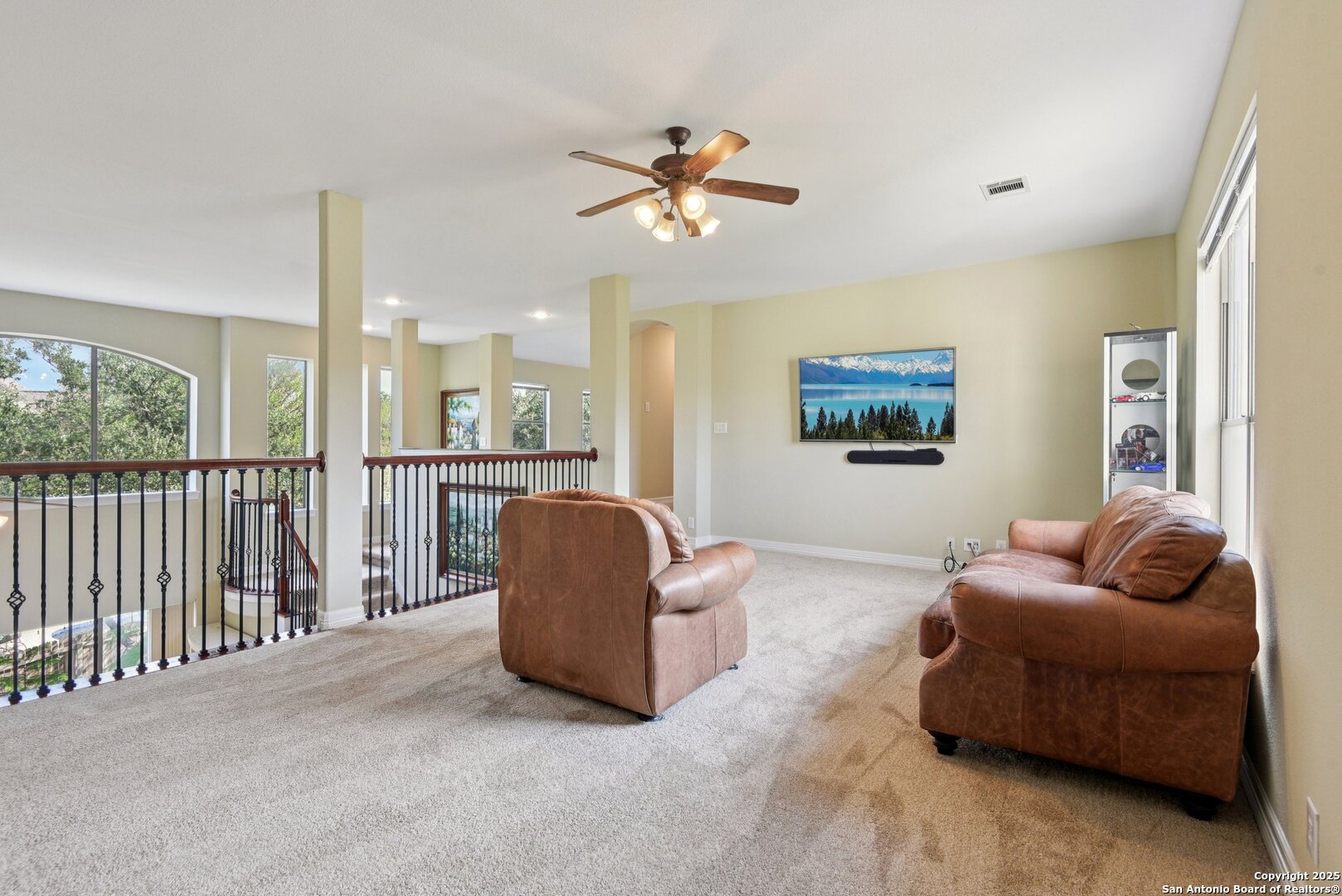 522 Heather Ridge San Antonio, TX 78260 - Photo 23 of 41 a living room with furniture and a window