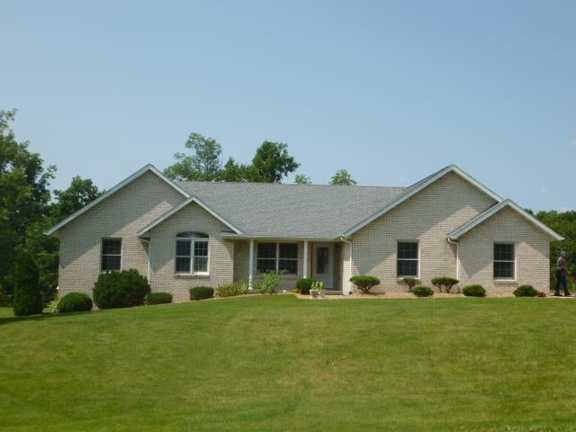 2633 Wayland Road Washington, IA 52353 - Photo 1 of 24 Gallery Image 1
