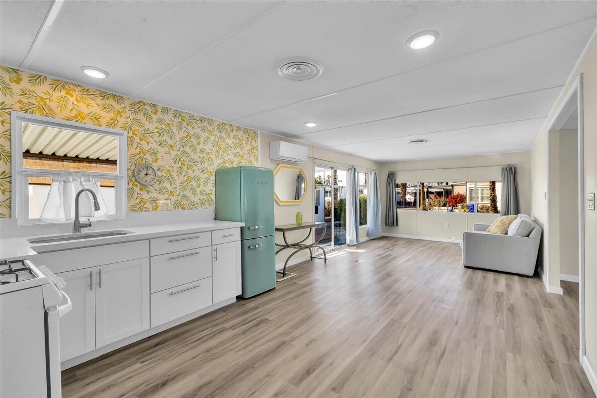 159 Coyote Cathedral City, CA 92234 - Photo 4 of 28 33-Reshoot (20)