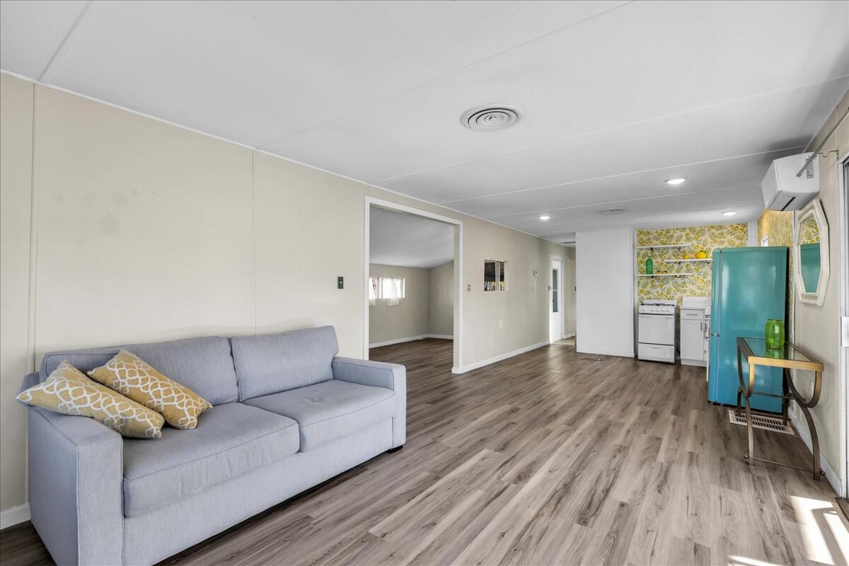 159 Coyote Cathedral City, CA 92234 - Photo 5 of 28 26-Reshoot (14)